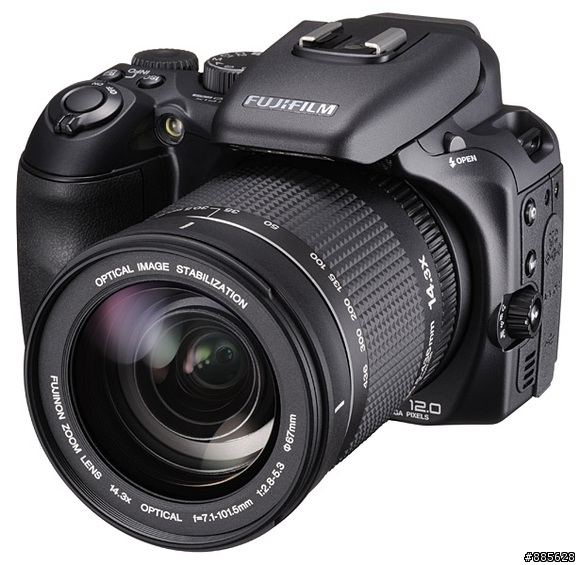 【轉貼】超級殺手-富士發表FinePix S200EXR