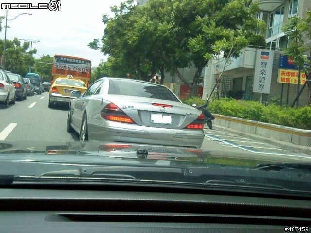 請問這台車是...