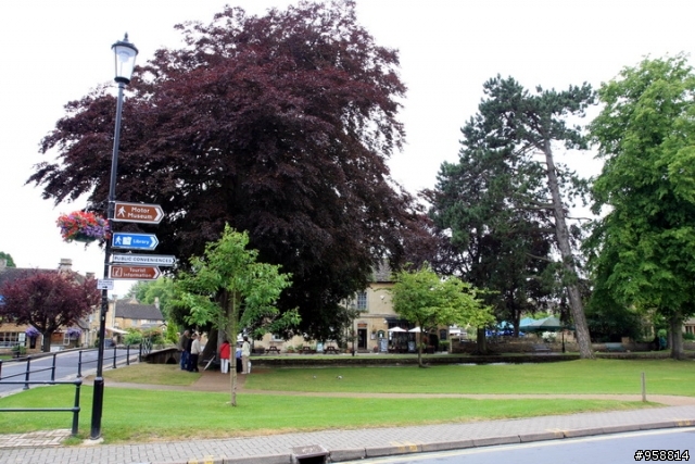 [分享]騎著單車陶醉在英國浪漫小鎮:Bourton-on-the-water