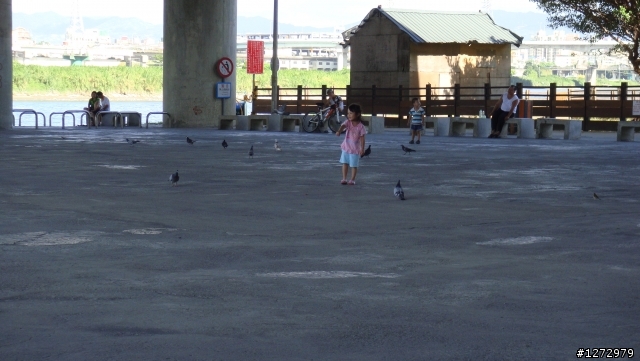 國中生獨自單挑永和河濱公園單車道(永和到樹林)