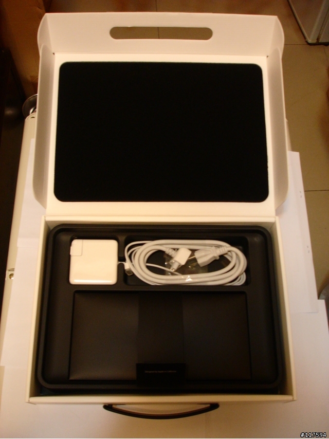 NEW Macbook pro 13.3" 簡易開箱 (圖多傷眼)