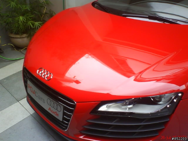 老爸菲律賓朋友的新車-火紅色的Audi R8