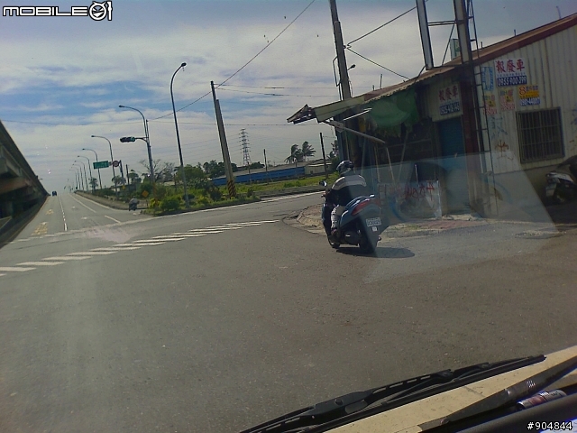 不知是啥牌的車掛試車牌