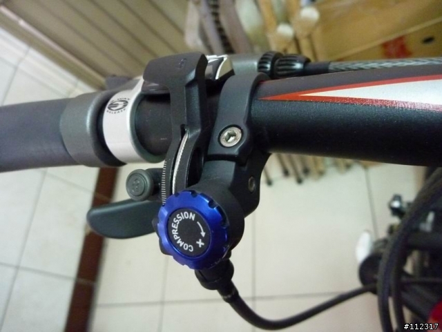 『請教』ROCKSHOX SID Poploc Adjust線控組的一些疑問。