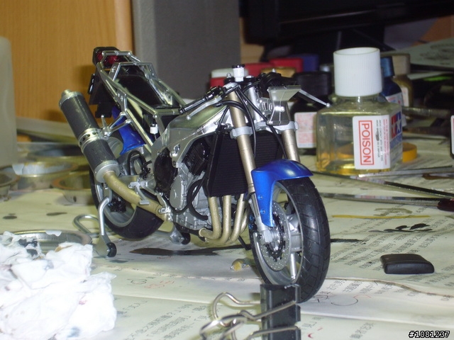[分享]難得組一台的機車模型 YZF-R1