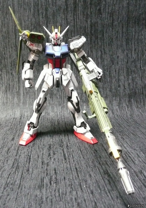MG攻擊鋼彈...筆塗的拙作