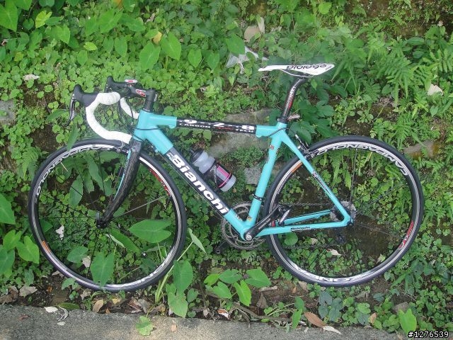 偷騎女兒的車~~bianchi 928紀念車
