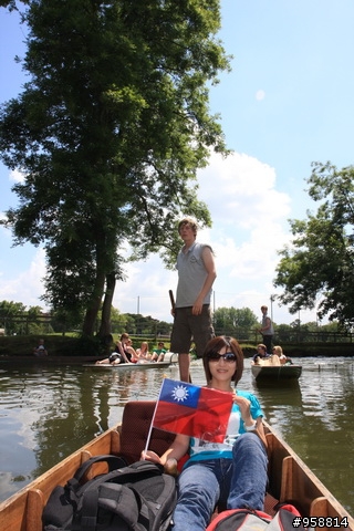 [分享]騎著單車陶醉在英國浪漫小鎮:Bourton-on-the-water