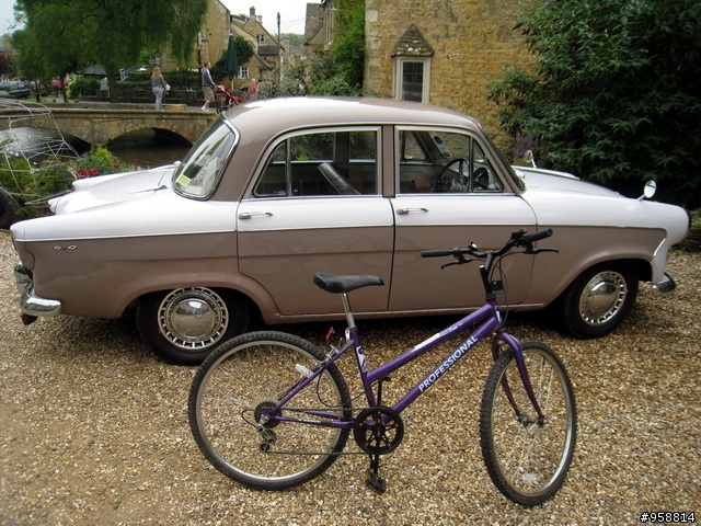 [分享]騎著單車陶醉在英國浪漫小鎮:Bourton-on-the-water