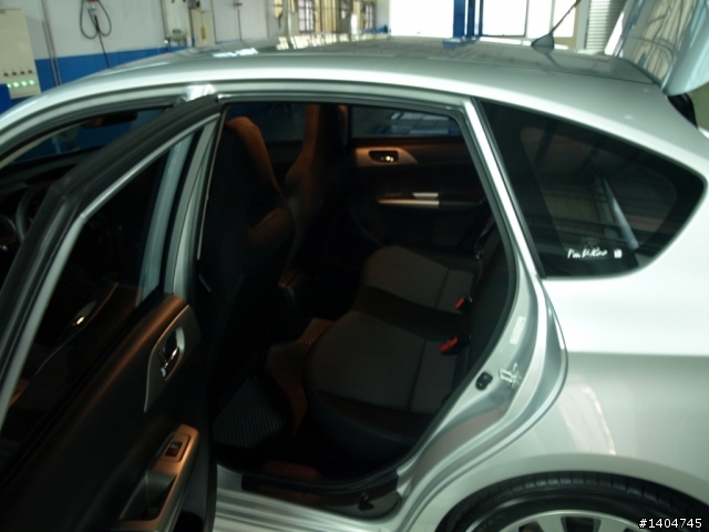 [開箱] Impreza 2.0R-S 5D 銀
