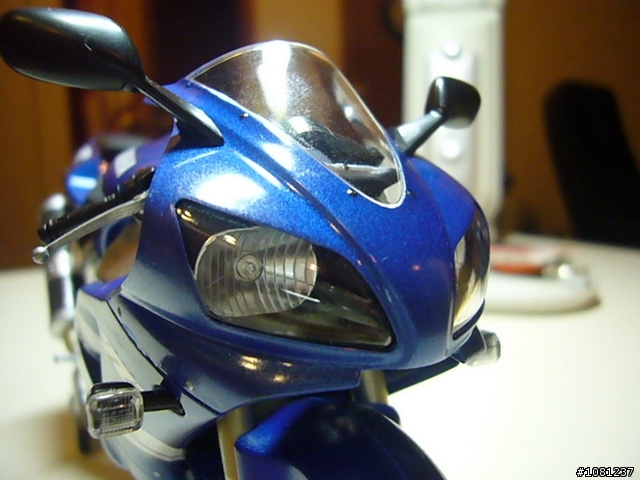 [分享]難得組一台的機車模型 YZF-R1