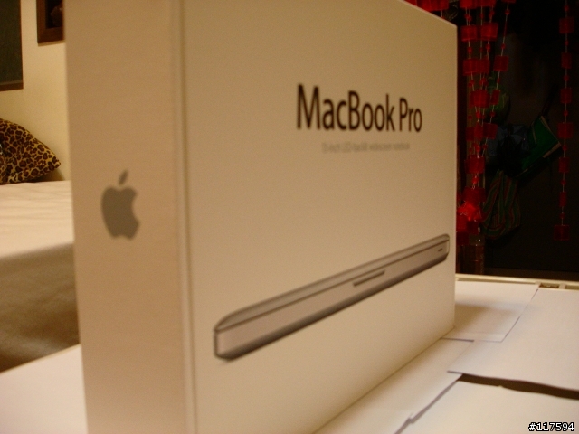 NEW Macbook pro 13.3" 簡易開箱 (圖多傷眼)