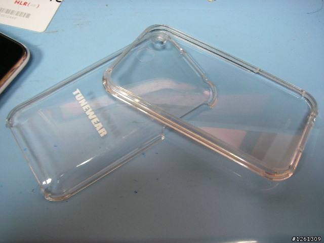 [分享] IPHONE 3G/3GS 日本 TUNEWEAR 硬殼 前面有薄膜的 保護殼