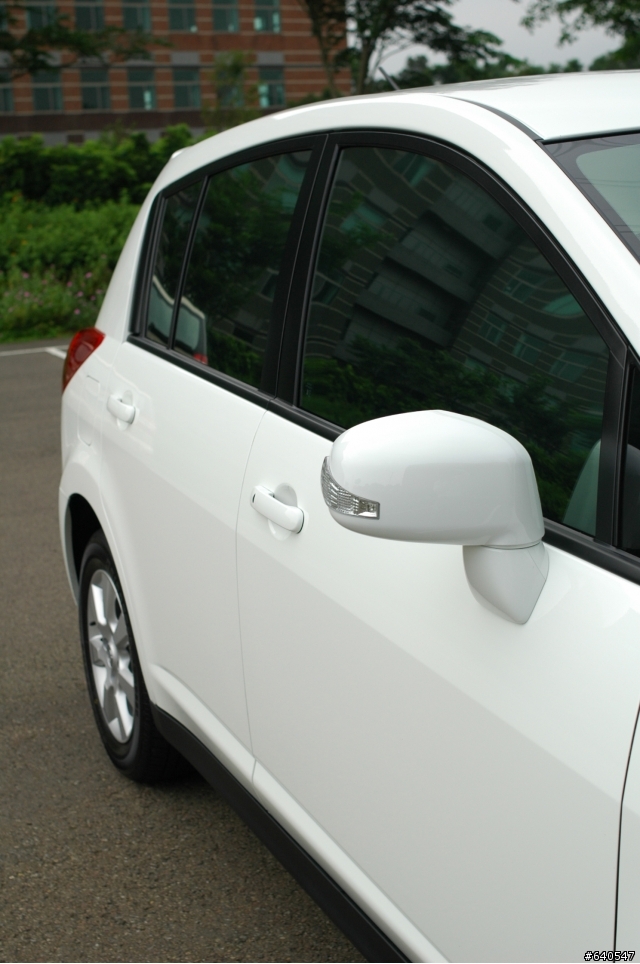 Tiida 1.8 5D 開箱照