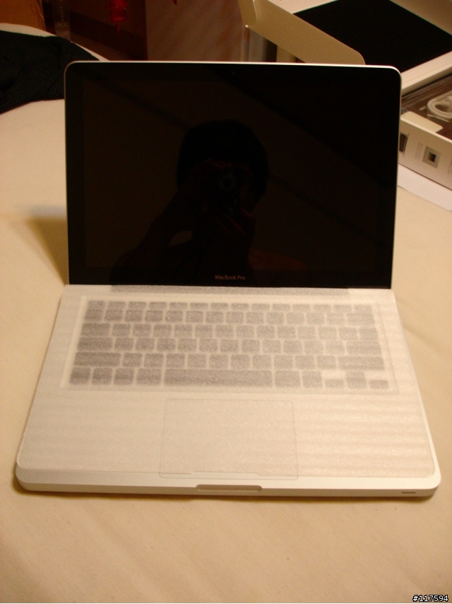 NEW Macbook pro 13.3" 簡易開箱 (圖多傷眼)