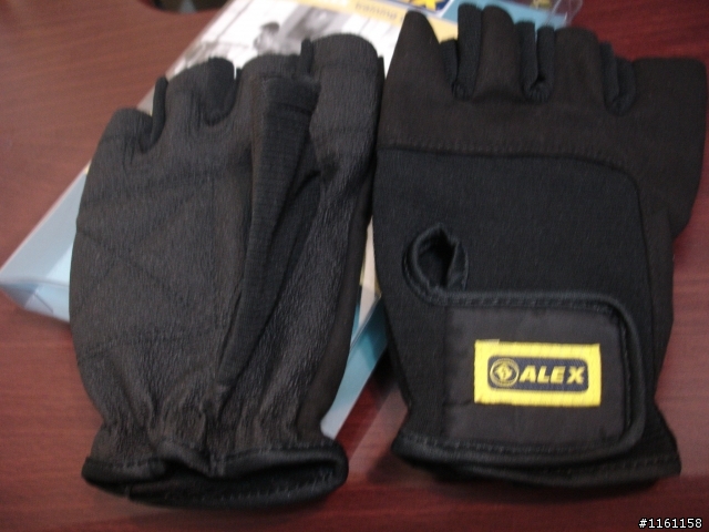 超級不專業開箱文  -  ALEX 專業多功能手套 !?