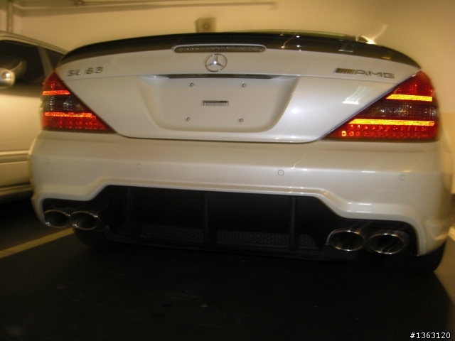 新發現~!2009年的SL63-AMG~!第一次看到耶~!