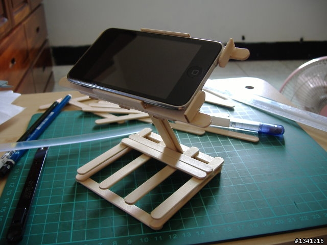 [自製]IPOD TOUCH置放腳座