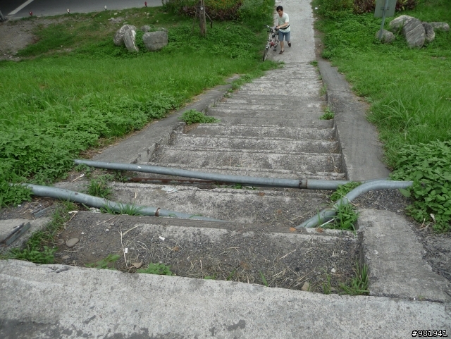 [還有其他的建議嗎?]    樹林浮洲橋 接自行車道,真是 危險 + 恐怖 x100+10 陪