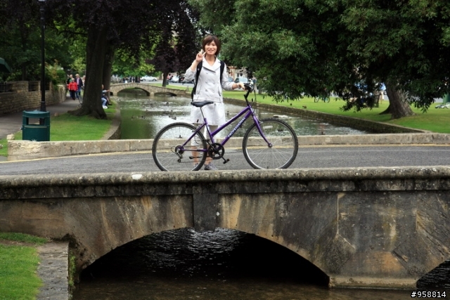 [分享]騎著單車陶醉在英國浪漫小鎮:Bourton-on-the-water