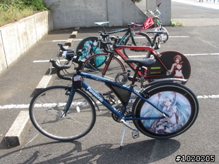 【分享】小豬福利社~~~~懶豬... fixed gear + 痛車 碟輪蓋....