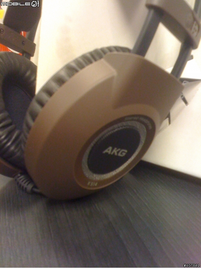 [開箱文] AKG-514耳罩式耳機