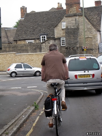 [分享]騎著單車陶醉在英國浪漫小鎮:Bourton-on-the-water