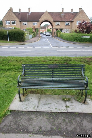 [分享]騎著單車陶醉在英國浪漫小鎮:Bourton-on-the-water