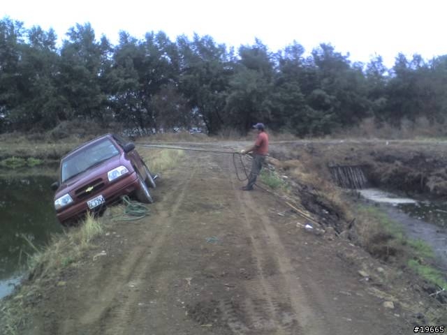 差點滾下去的 Grand Vitara