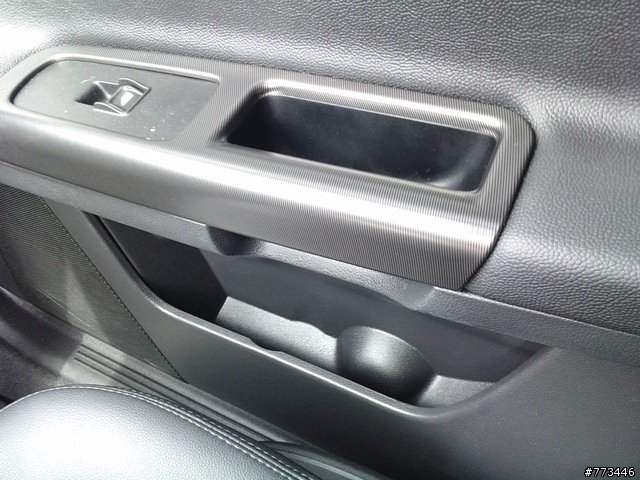 補圖來也~~分享Volvo V50 D5 R-design使用心得與保養心得~~