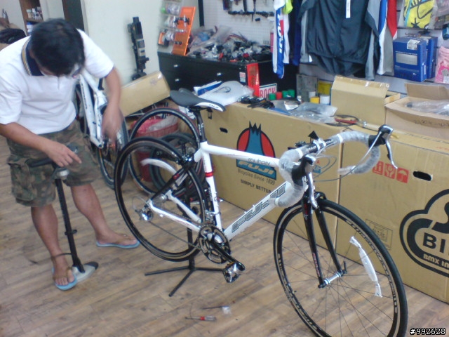 很高興加入公路車行列.roubaix PRO 開箱文