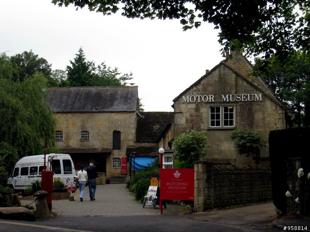 [分享]騎著單車陶醉在英國浪漫小鎮:Bourton-on-the-water