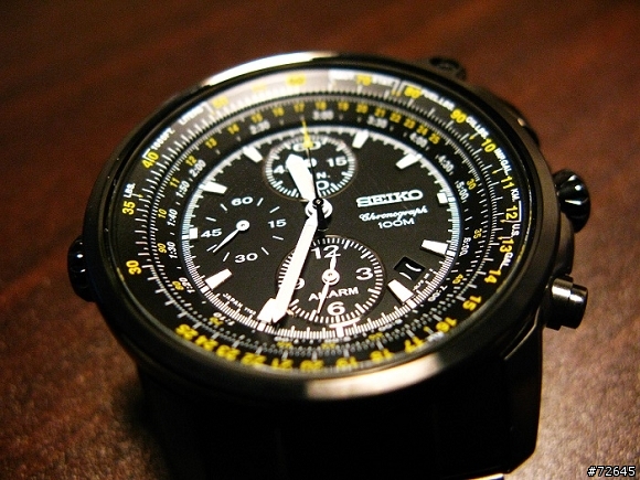 [開箱]我的第二支SEIKO，黑精靈航空計時碼錶