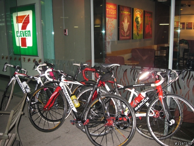請ＪＡＳＯＮ做照片連結ＴＨＫ’Ｓ！7/11(六）桃園夜騎翻山越嶺高鐵站(來回約60KM)