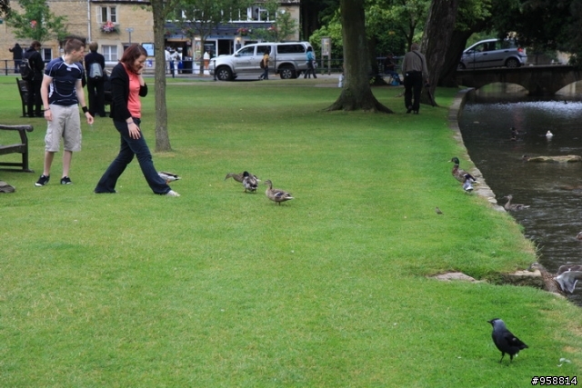 [分享]騎著單車陶醉在英國浪漫小鎮:Bourton-on-the-water