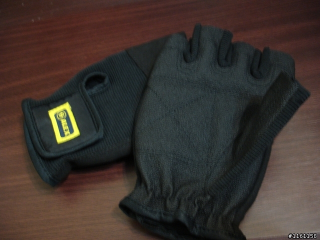 超級不專業開箱文  -  ALEX 專業多功能手套 !?