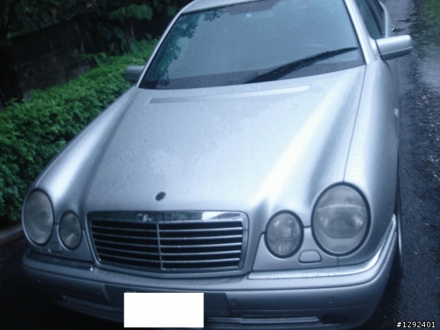 這應該是90年代的AMG E55吧