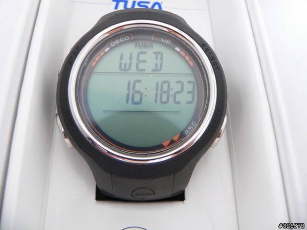 開箱對比SUUNTO D4 VS TUSA IQ-900潛水電腦錶