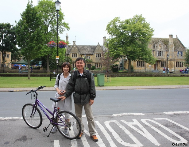 [分享]騎著單車陶醉在英國浪漫小鎮:Bourton-on-the-water