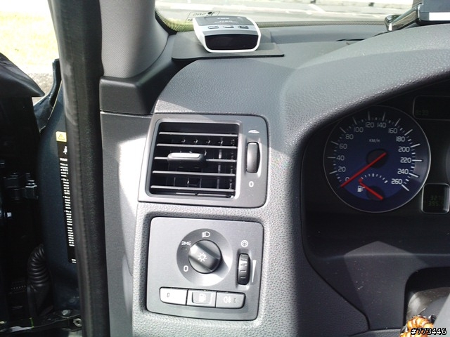 補圖來也~~分享Volvo V50 D5 R-design使用心得與保養心得~~