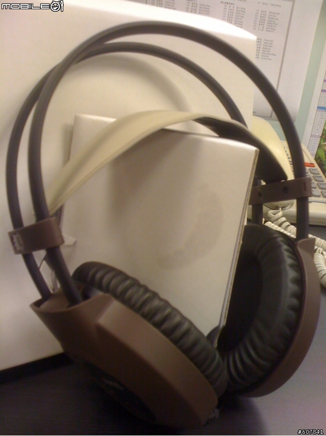 [開箱文] AKG-514耳罩式耳機