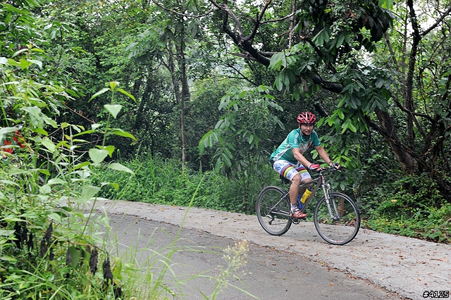 《一路南北騎 - 第十一集》 23085 台南山路的雨天挑戰