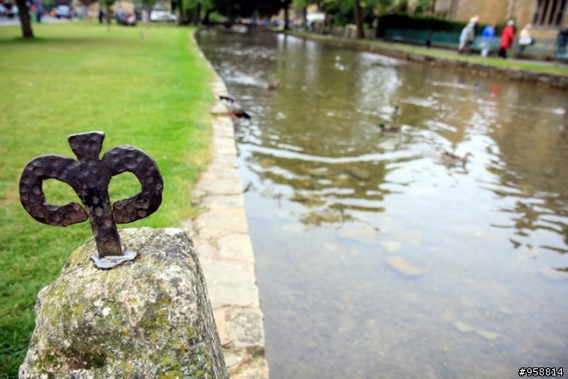 [分享]騎著單車陶醉在英國浪漫小鎮:Bourton-on-the-water