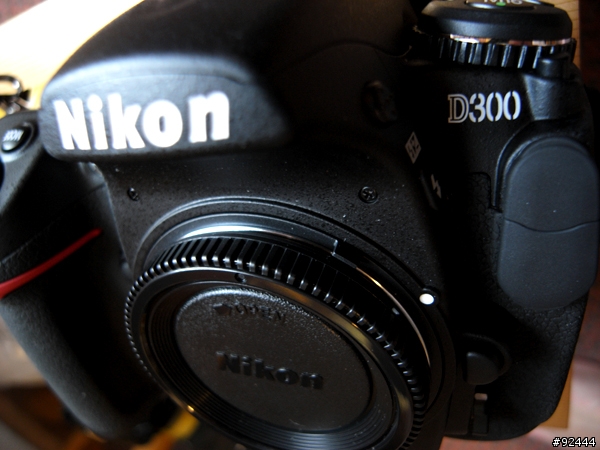 （圖小多）D300開箱+機身馬達測試(D300 vs. D80)+使用心得分享