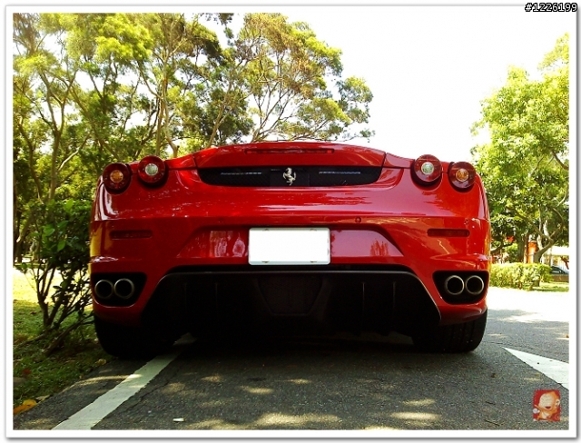 Ferrari F430潛入新竹金山寺
