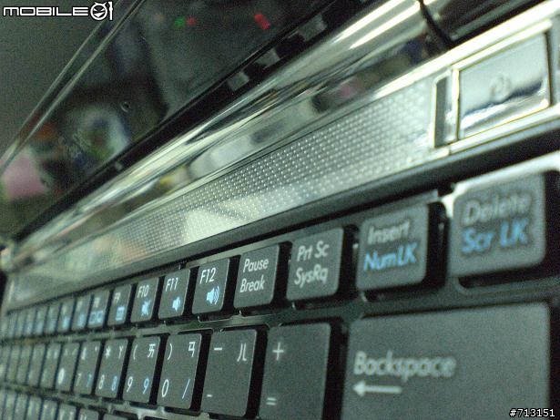 有光碟機的 Eee pc  開箱了!!