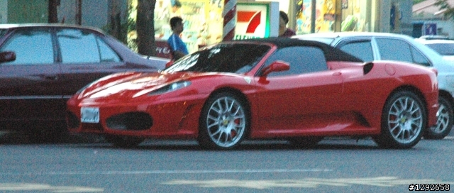 週日高雄偶遇 Ferrari F430 Spyder VS M-BENZ C63 AMG