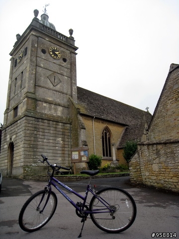 [分享]騎著單車陶醉在英國浪漫小鎮:Bourton-on-the-water