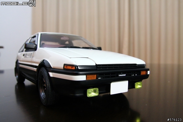 Autoart Toyota Sprinter Trueno (AE86) Initial D Comic Version