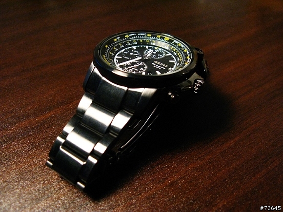 [開箱]我的第二支SEIKO，黑精靈航空計時碼錶